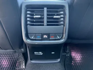 Car image 36