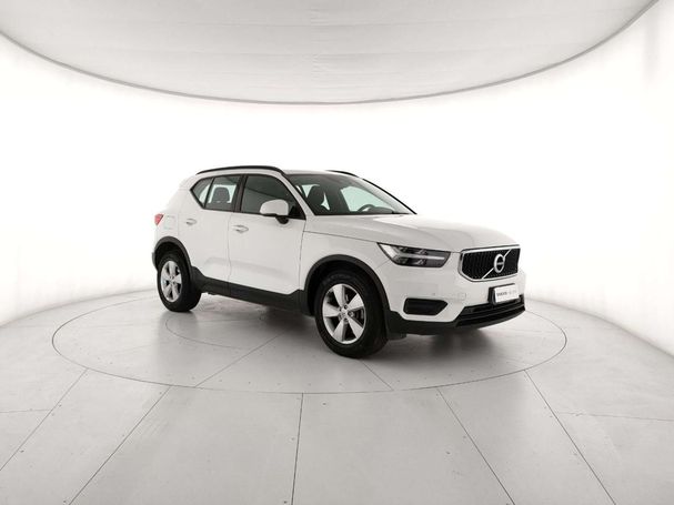 Volvo XC40 T2 Momentum 95 kW image number 6