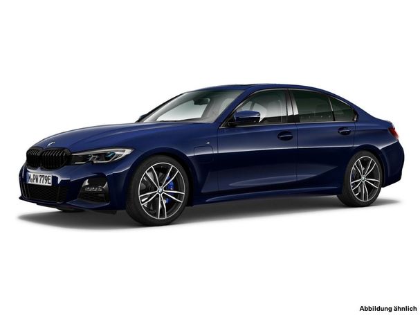 BMW 330e M 215 kW image number 1