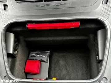Car image 40