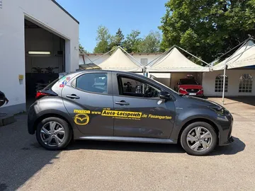 Car image 4