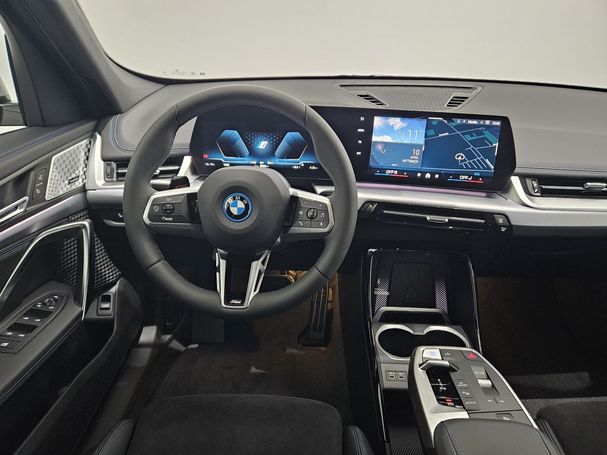 BMW iX1 xDrive30 230 kW image number 14