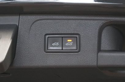 Car image 38