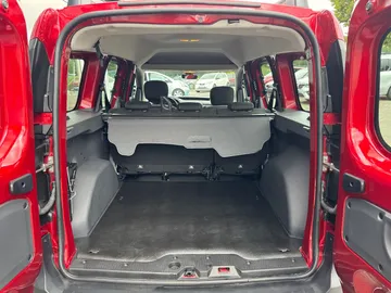 Car image 24