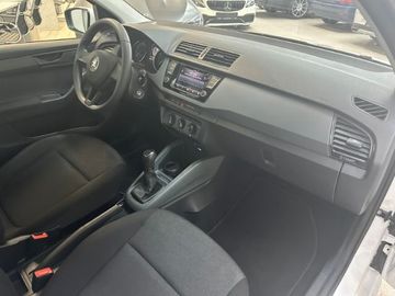 Car image 18