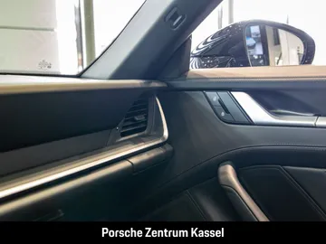 Car image 32