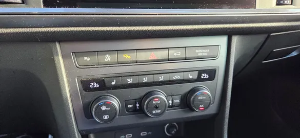 Car image 34