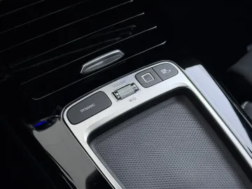 Car image 49