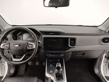 Car image 12