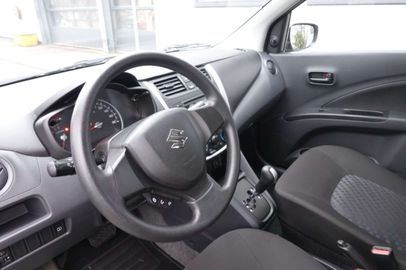 Car image 12