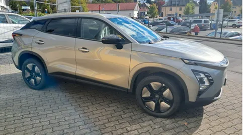 Car image 2