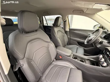 Car image 31