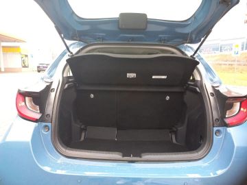 Car image 13