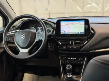 Car image 30
