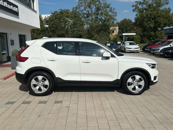 Volvo XC40 Momentum 110 kW image number 6