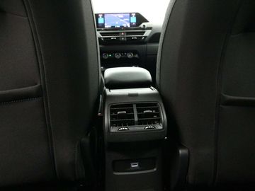 Car image 33