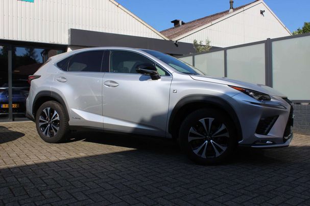 Lexus NX 300 h AWD 145 kW image number 3