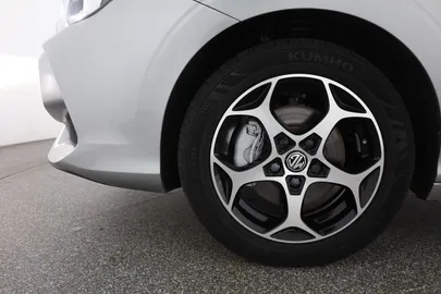 Car image 31