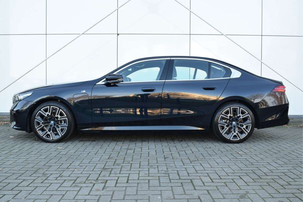 BMW 530 e 220 kW image number 2