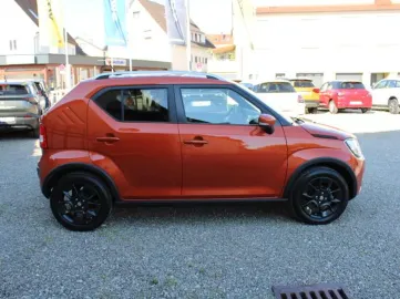 Car image 4