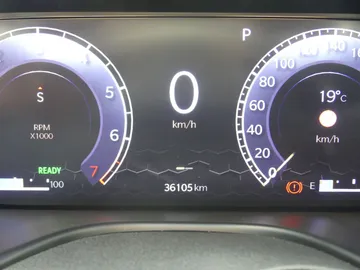 Car image 25