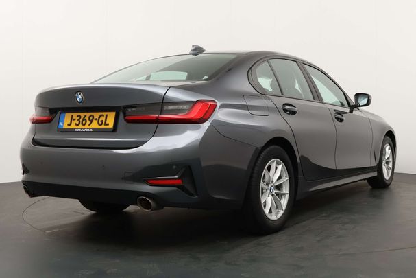 BMW 318i 115 kW image number 2