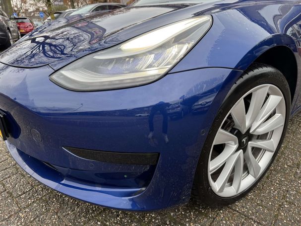 Tesla Model 3 60 Plus 239 kW image number 23