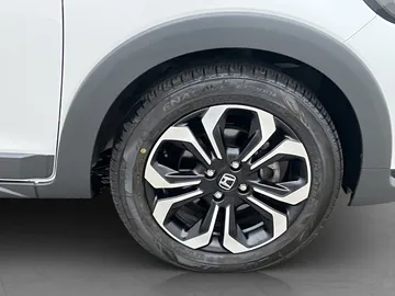 Car image 28