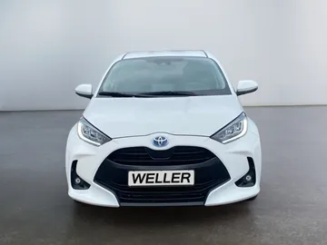 Car image 3