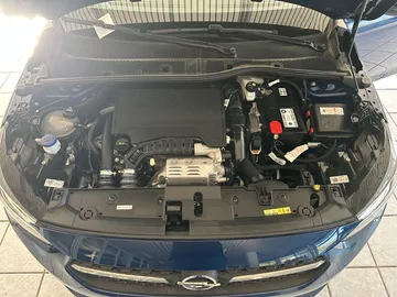 Car image 25