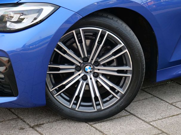 BMW 320i 135 kW image number 24