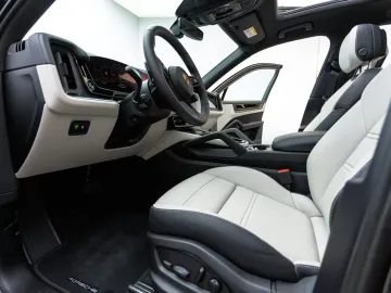 Car image 47