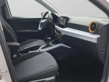 Car image 21