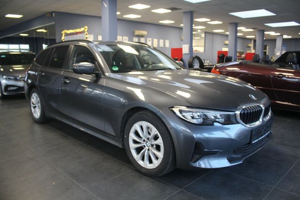 BMW 320d Touring xDrive Advantage 140 kW image number 2