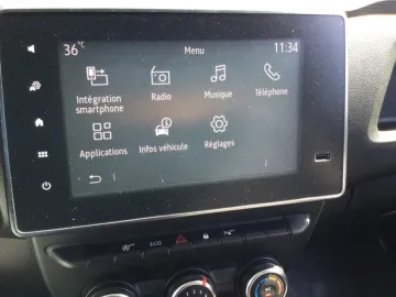 Car image 11