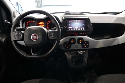 Car image 12