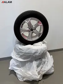 Car image 35