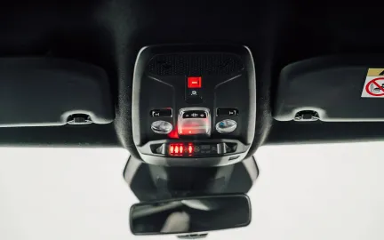Car image 27