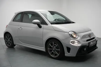 Car image 3