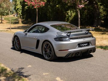 Car image 4