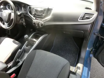 Car image 13