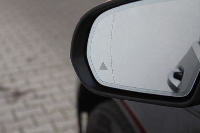 Car image 37