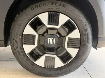 Car image 27