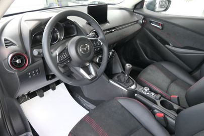 Car image 15