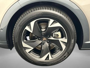 Car image 27