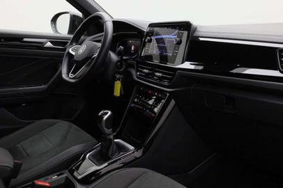 Car image 30