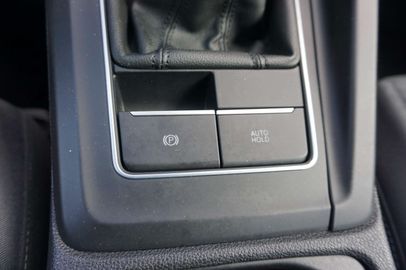 Car image 40