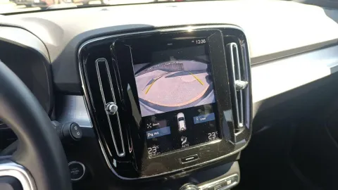 Car image 22