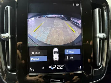 Car image 32