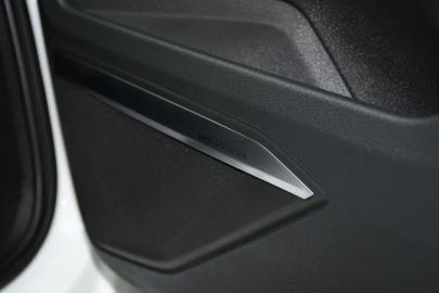 Car image 36